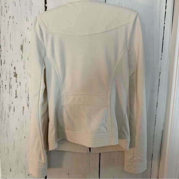 KUT from the Kloth Ruffle Jacket - Picture 4 of 4